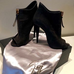 Giuseppe Zanotti Black Dollhouse Strive Booties